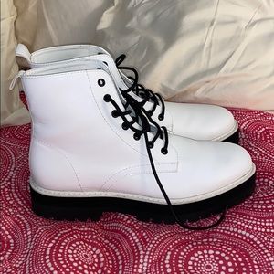 Size 9/10 ASOS combat boot